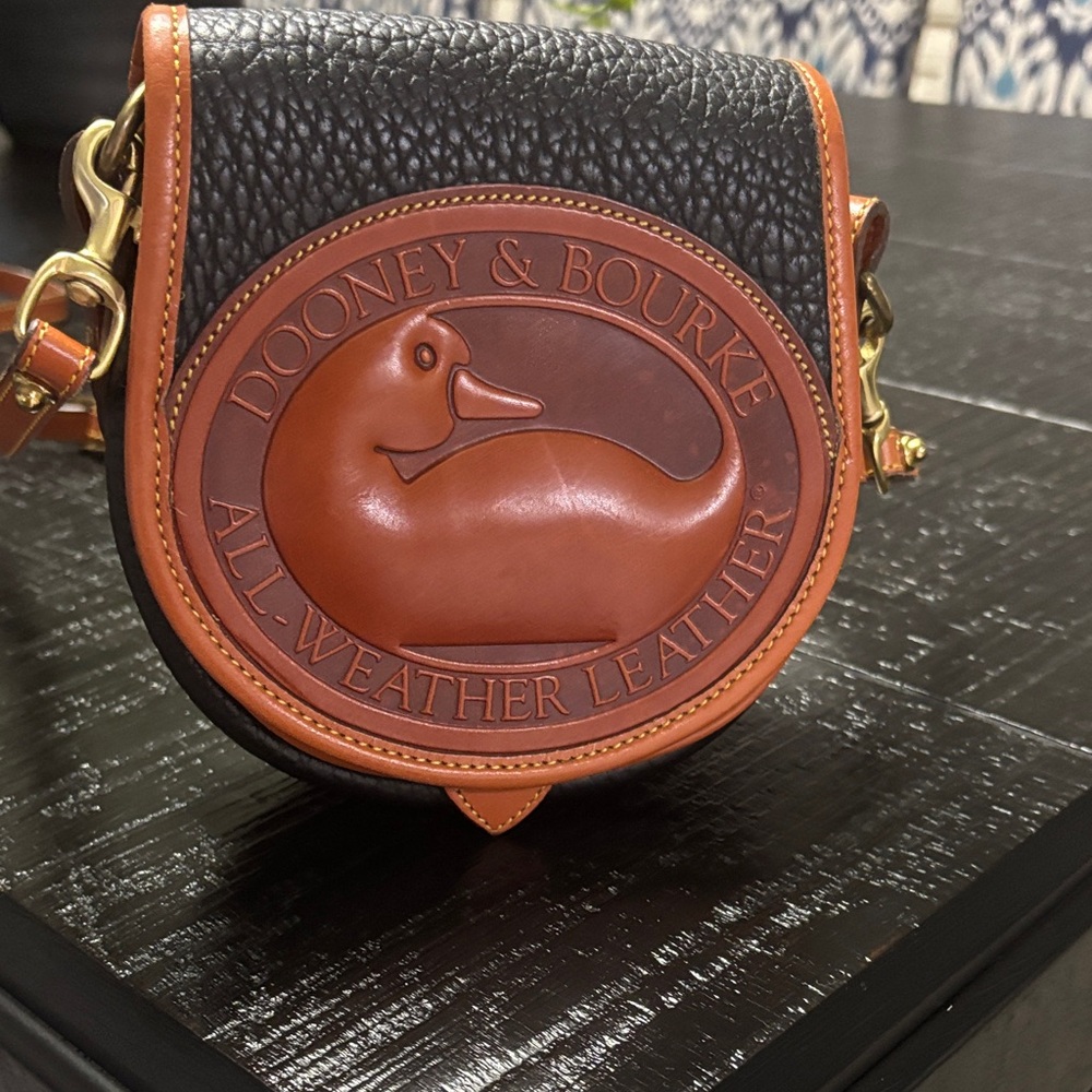 Dooney & Bourke Black Pebbled Leather Crossbody w Brown Logo Patch & Coin Purse